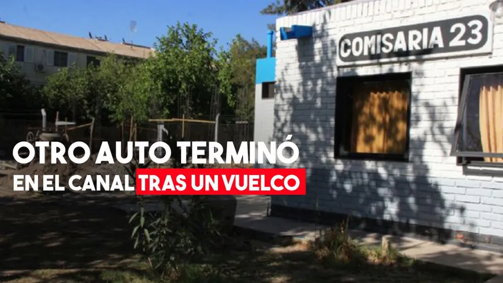 Volcó y cayó a un canal