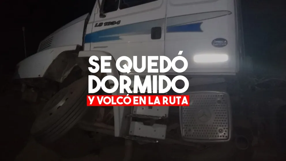 Un camionero terminó en grave estado tras quedarse dormido y volcar