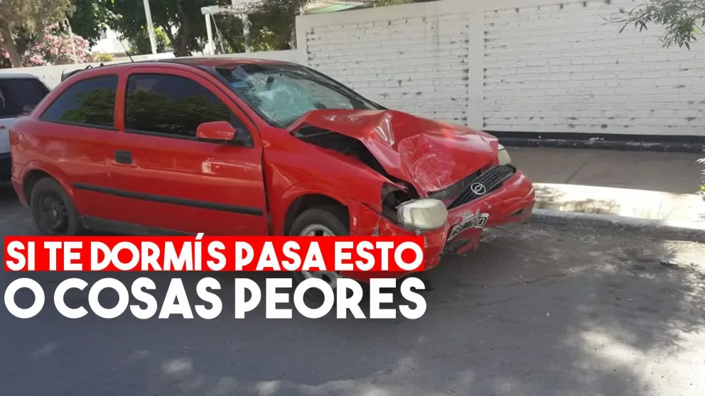Albardón: Iba en auto se quedó dormido y chocó contra un árbol
