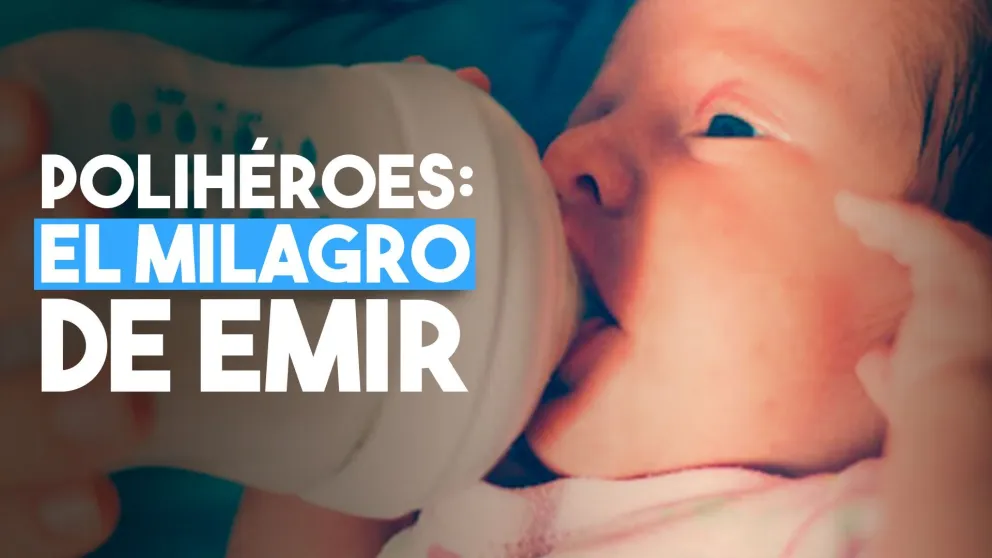 Dos policías salvaron a un bebe que casi se ahoga con leche