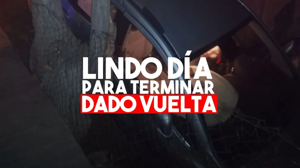Perdió el control de su auto y terminó en un zanjón
