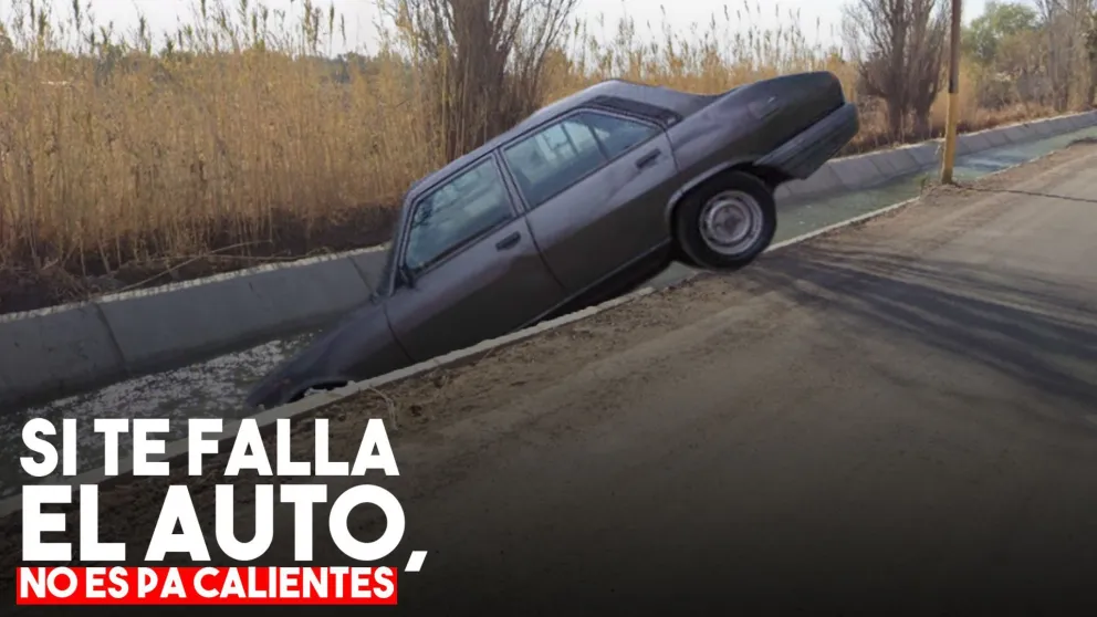 Un hombre sufrió un desperfecto en su auto y por el enojo lo empujó a un canal