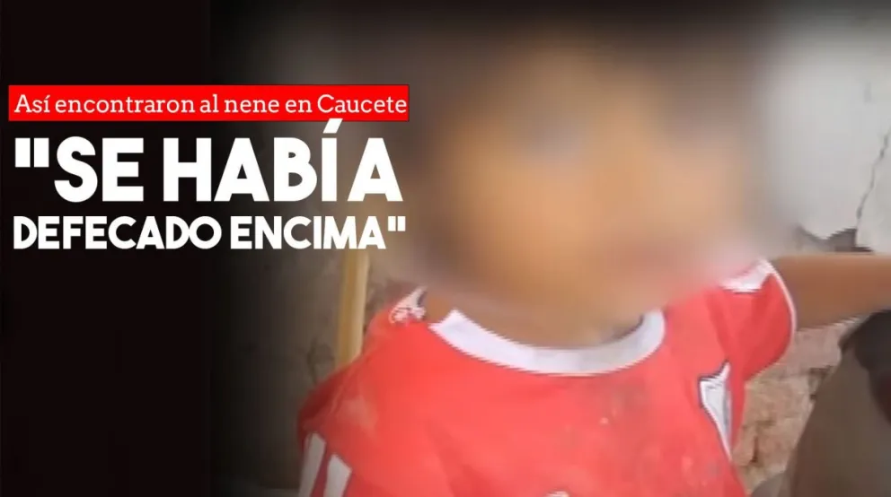 Así estaba el pequeño cuando lo desataron