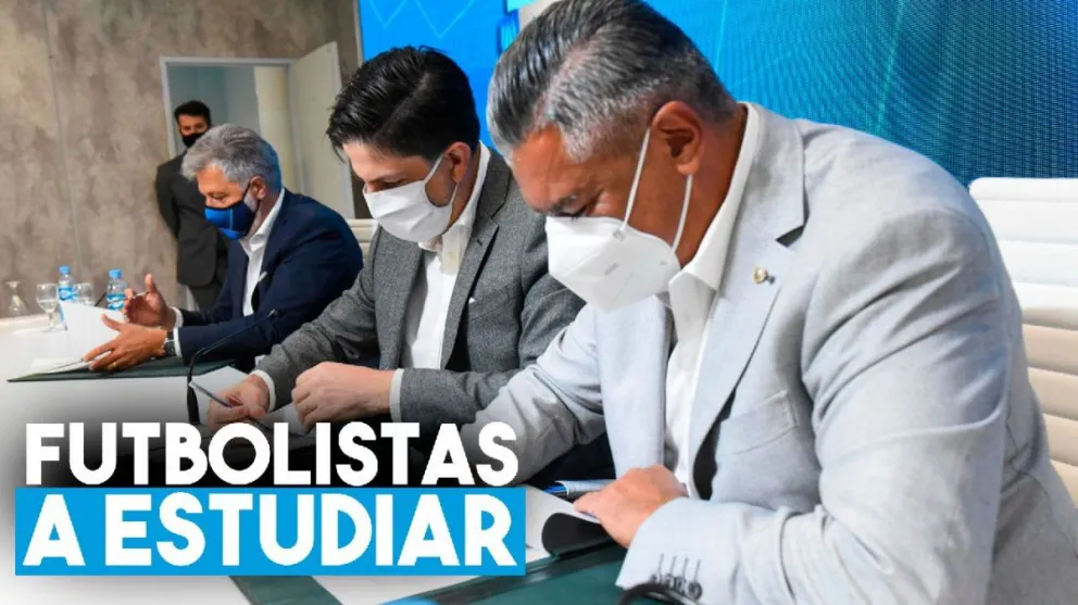 La AFA firmó un convenio con Educación para que los futbolistas terminen sus estudios