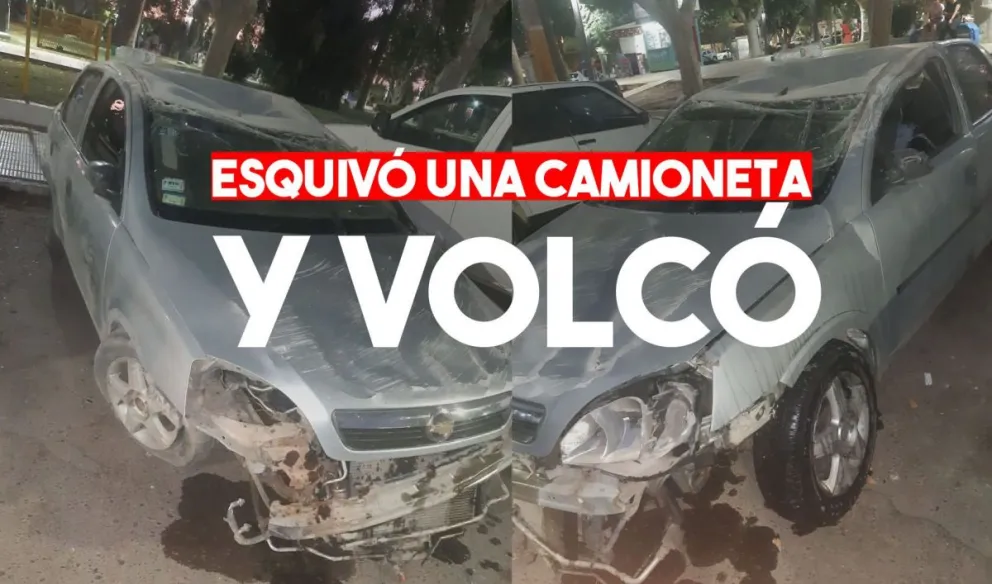 Por esquivar una camioneta volcó y su auto quedó destrozado