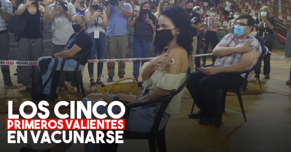 ¿Quiénes fueron los primeros profesionales de salud que se vacunaron?