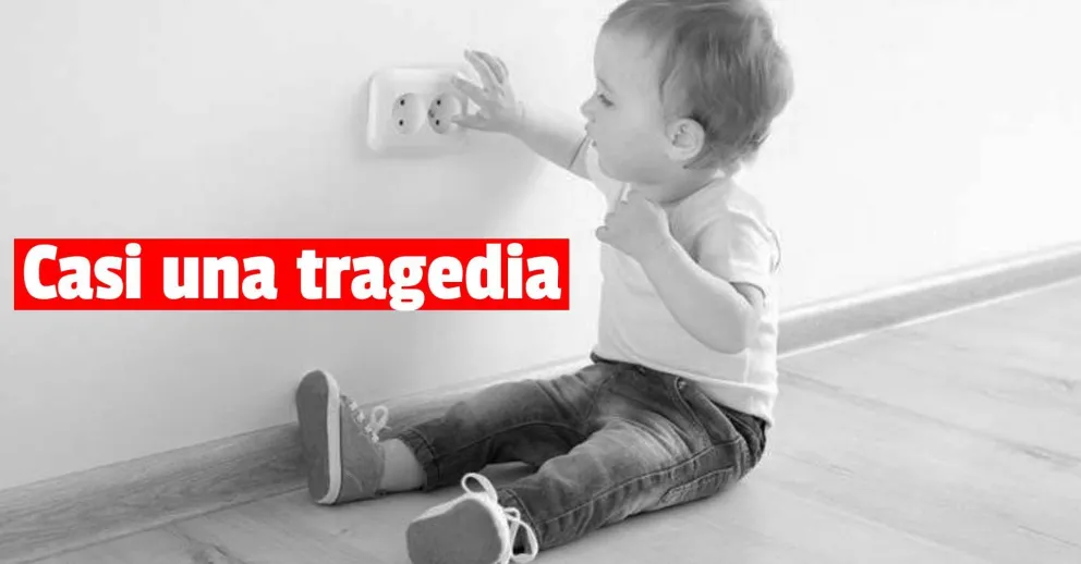 Un bebé metió un clavo en un enchufe y sufrió una descarga eléctrica