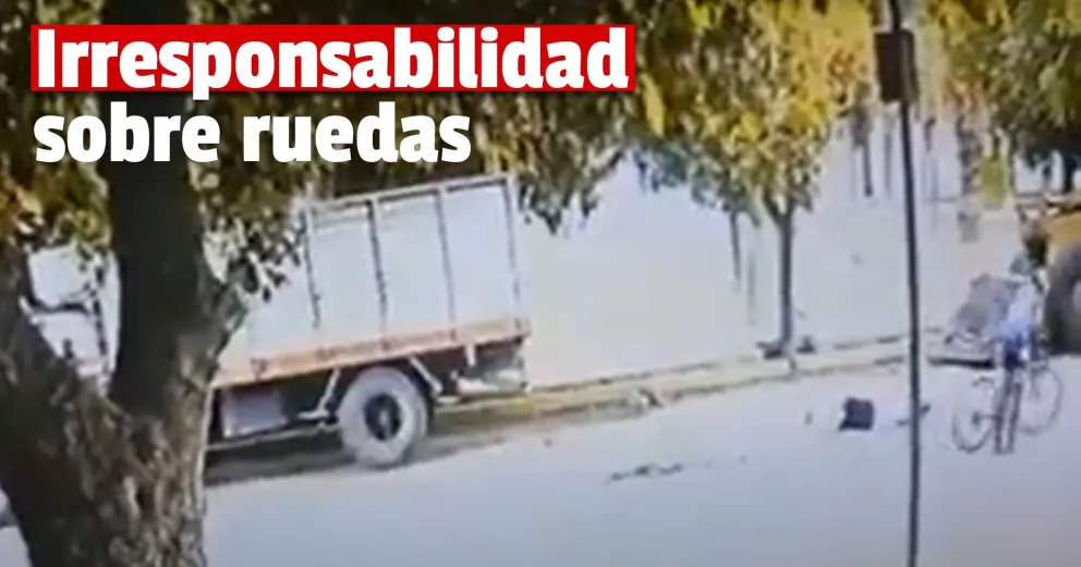 Ciclistas atropellaron a una mujer y la dejaron tirada en la calle