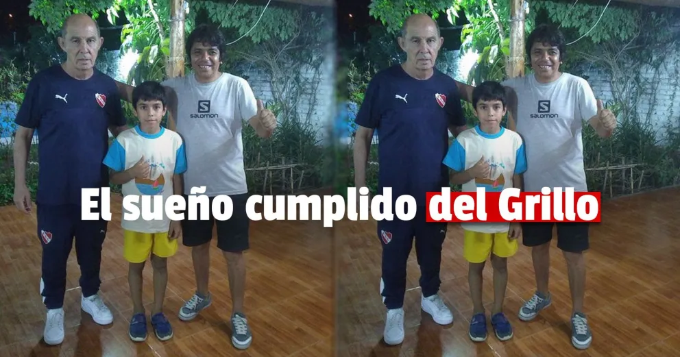 El reconocido cantante de la peatonal tocó en el cumpleaños de Bochini, un ídolo del fútbol