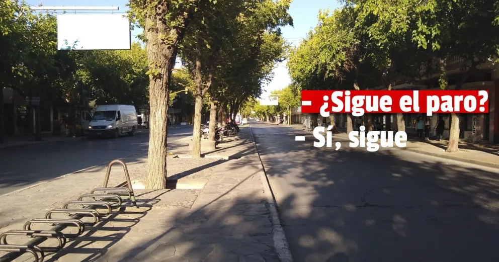 Desde la UTA indicaron que la medida de fuerza por el momento continúa