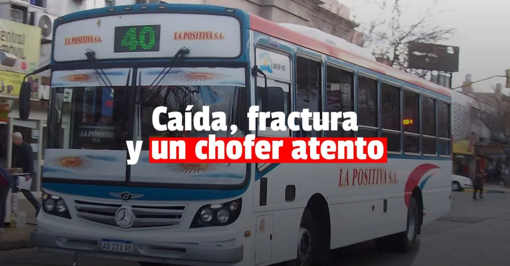 Se cayó en el interior de un colectivo, se quebró y el chofer la llevó hasta el hospital