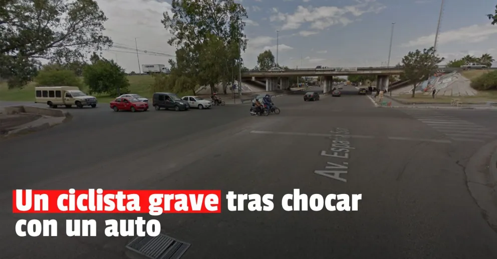 Un ciclista grave tras chocar con un auto