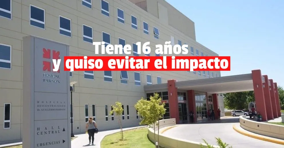 Un adolescente debió ser internado tras caer de su moto por esquivar un perro