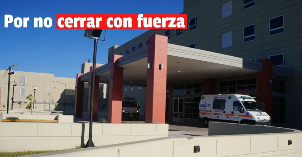 Cerró mal la puerta de la camioneta y cayó en plena calle  