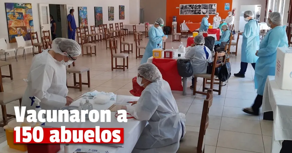 Comenzó la vacunación a los ancianos del Hogar de Adultos Mayores Eva Perón