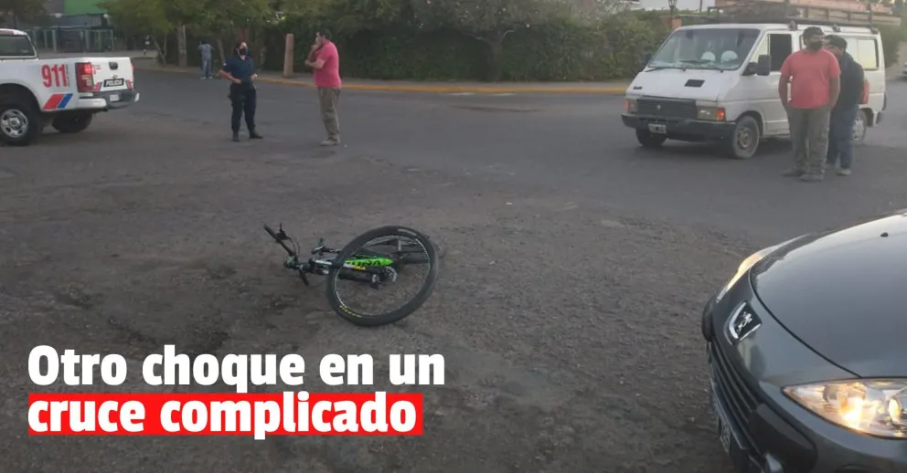 Fuerte choque entre una traffic y una bicicleta en Trinidad