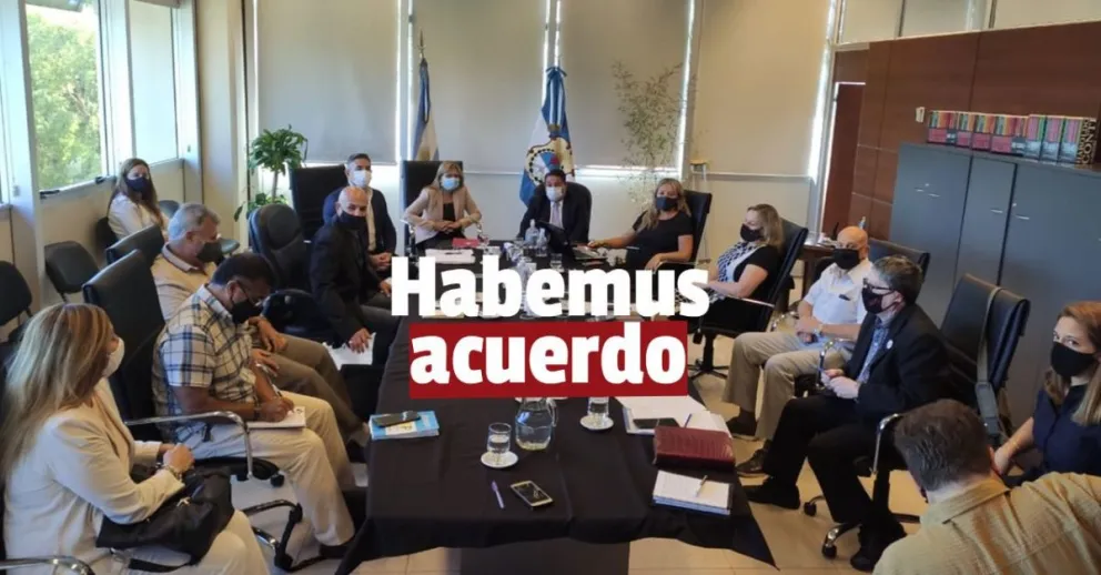 Hubo acuerdo con los docentes: aceptaron el 50% de aumento