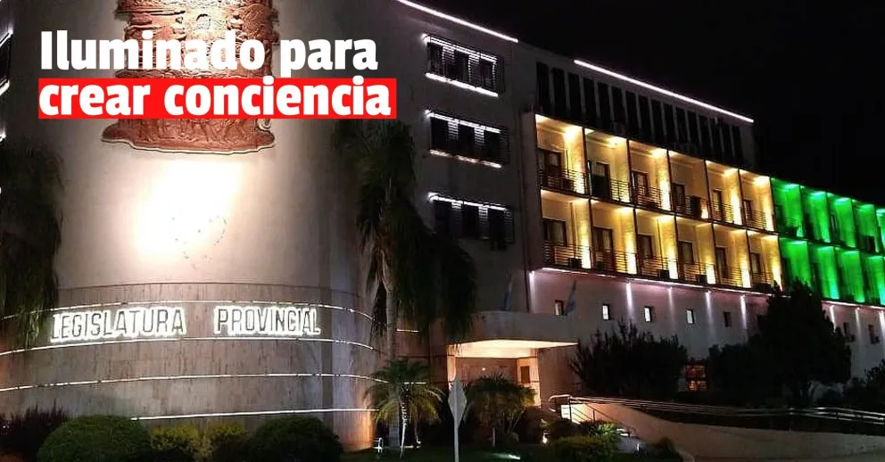 La Legislatura provincial se iluminó para recordar el Día del Cáncer Infantil