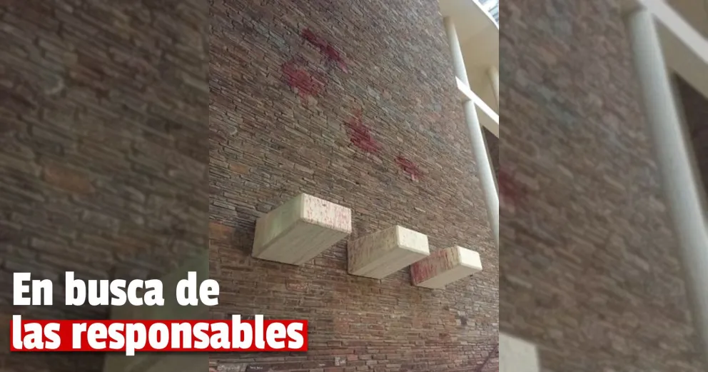 Identificarán a las mujeres que mancharon las paredes con pintura