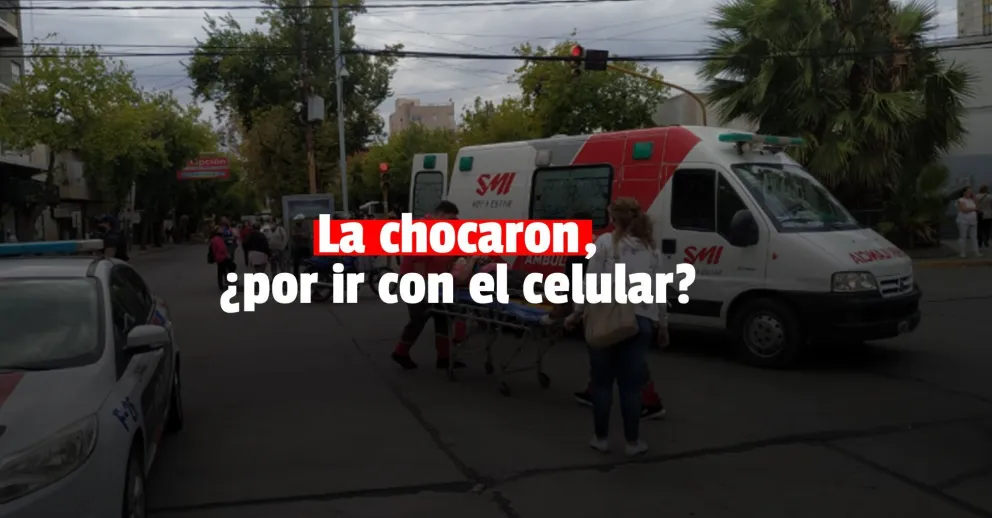Chocaron a una mujer mientras cruzaba la calle en pleno centro