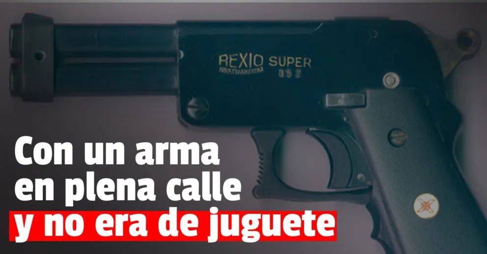 Detuvieron a un sujeto por llevar una peligrosa arma de fuego en la calle