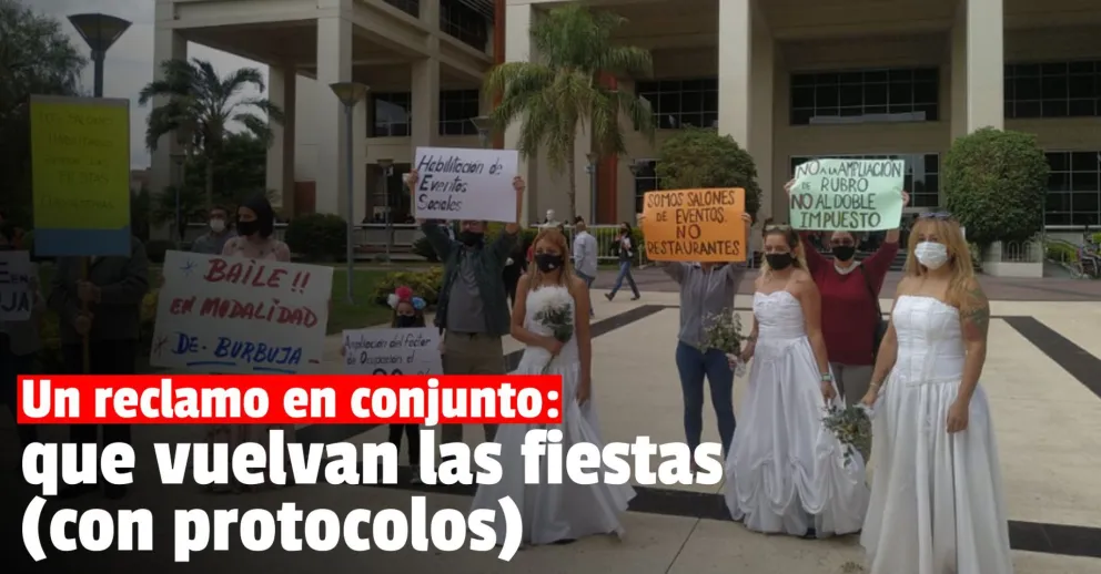 Simularon una fiesta reclamando por la falta de trabajo