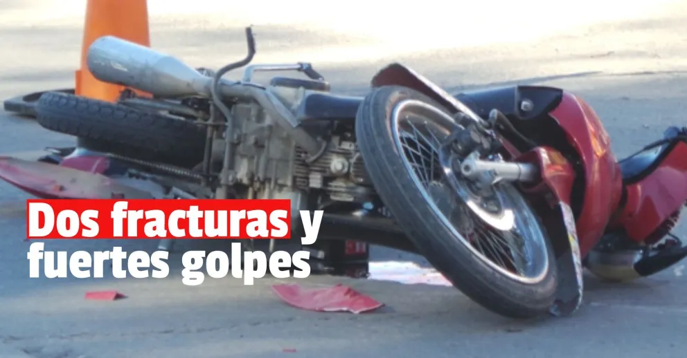 Un motociclista terminó fracturado luego de chocar contra una camioneta