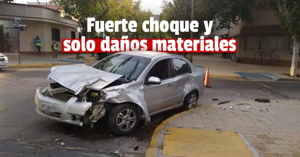 Dos autos colisionaron en una complicada esquina de Capital