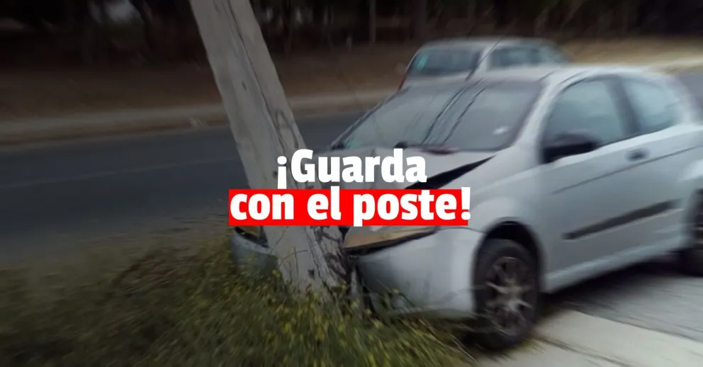 Un hombre chocó contra un poste y terminó en grave estado