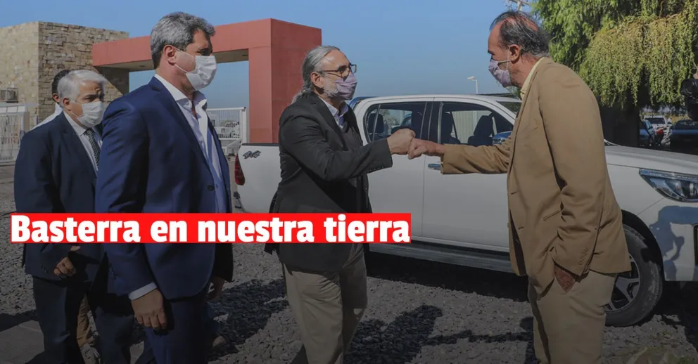 Luis Basterra en San Juan: firma de convenios y entrega de maquinaria por más de 150 millones de pesos
