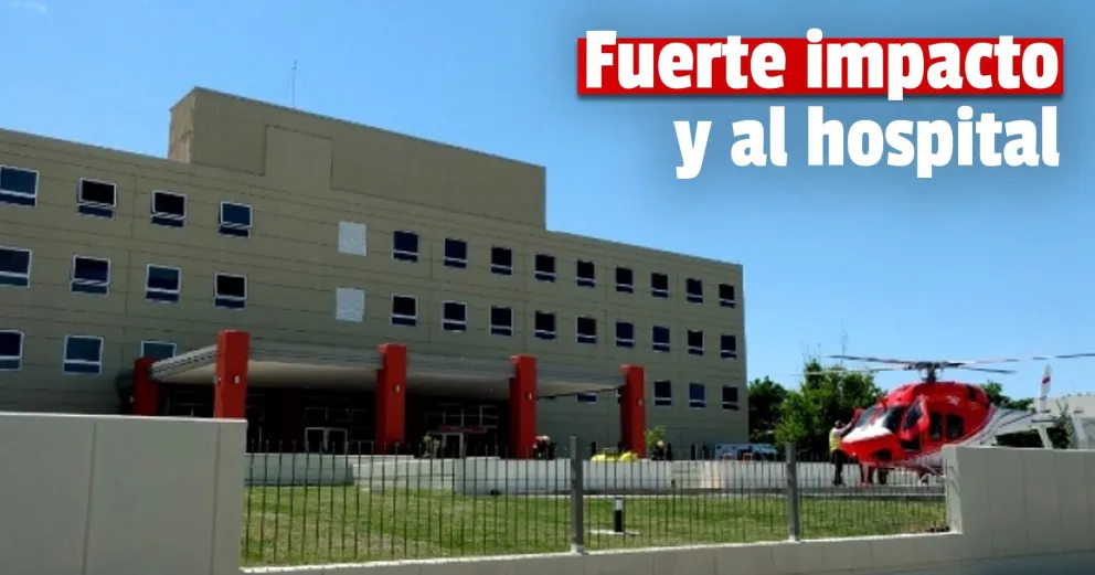 Una moto y un auto colisionaron: un hombre debió ser hospitalizado