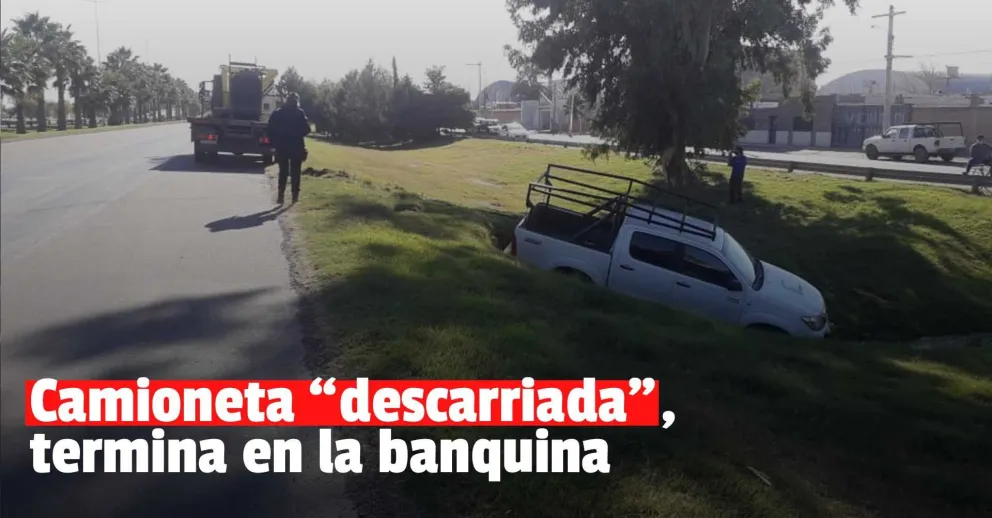 Una camioneta perdió el control en plena ruta y terminó en un desagüe