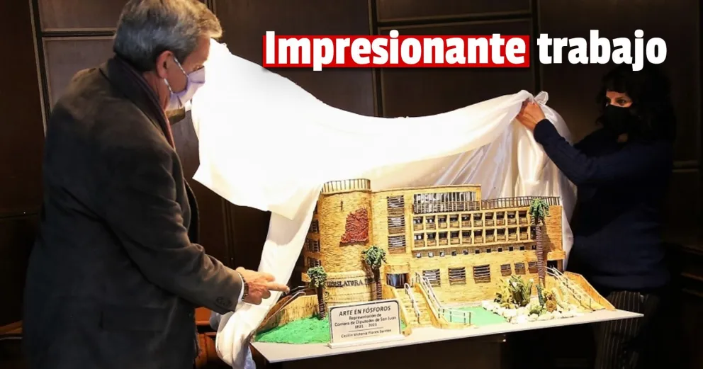 Donaron una maqueta de la Legislatura realizada en madera de fósforos