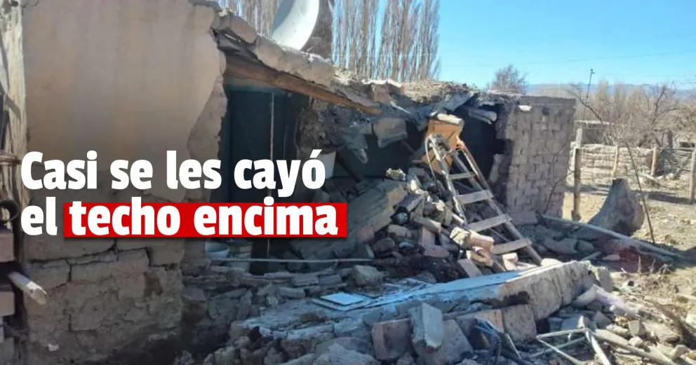 Iglesia: salió con su familia y justo se desplomó su vivienda