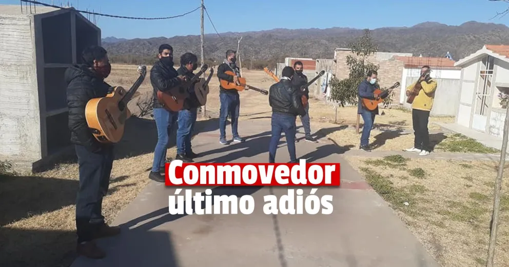 Con guitarras en el cementerio, despidieron al querido folclorista fallecido por coronavirus
