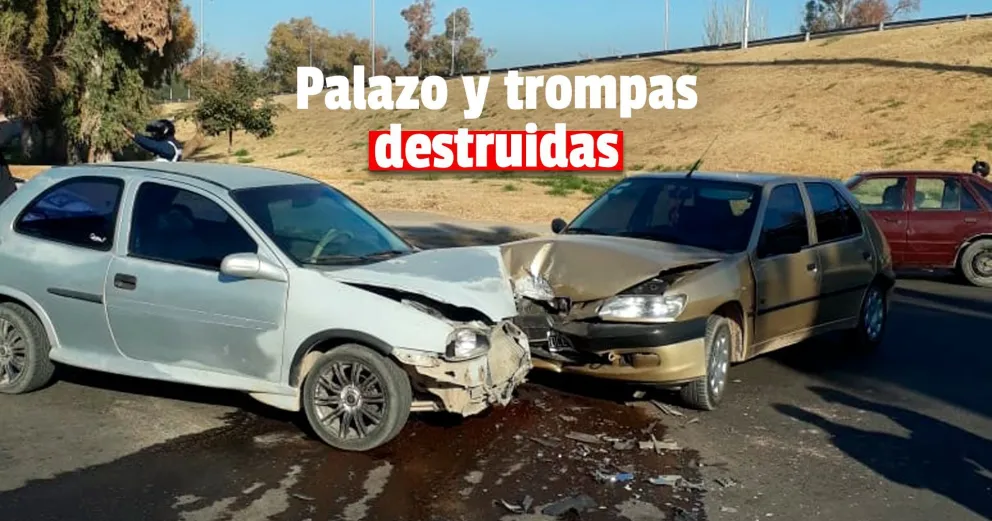 Choque sin heridos pero con autos destruidos en Desamparados