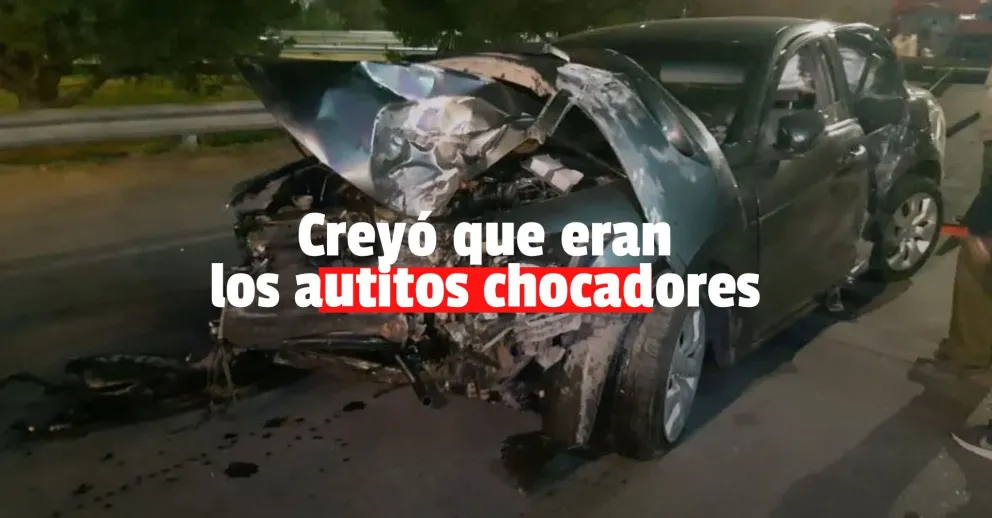 Iba como loco por la Circunvalación: chocó varios autos y terminó contra un árbol