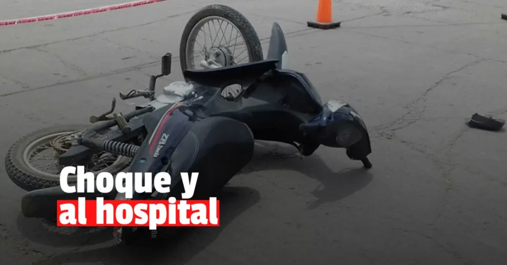 Fuerte choque entre una moto y un auto mandó a un hombre al hospital