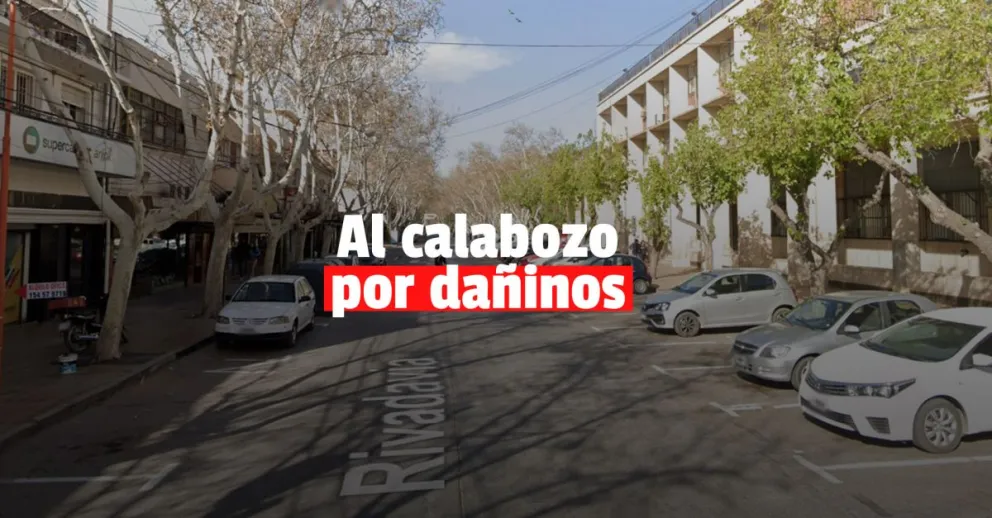Dos dañinos detenidos por romper y rayar un auto