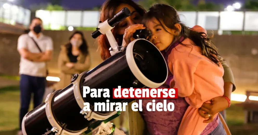 Fenómeno astronómico: Saturno, la Luna y Júpiter se verán juntos en el cielo