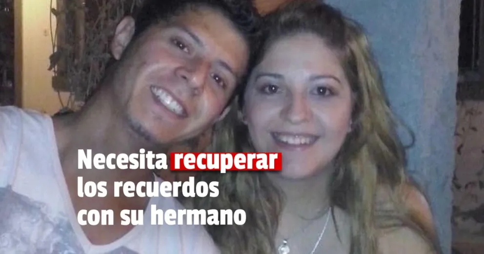 Su hermano murió hace tres años y ella perdió el celular donde tenía todas sus fotos