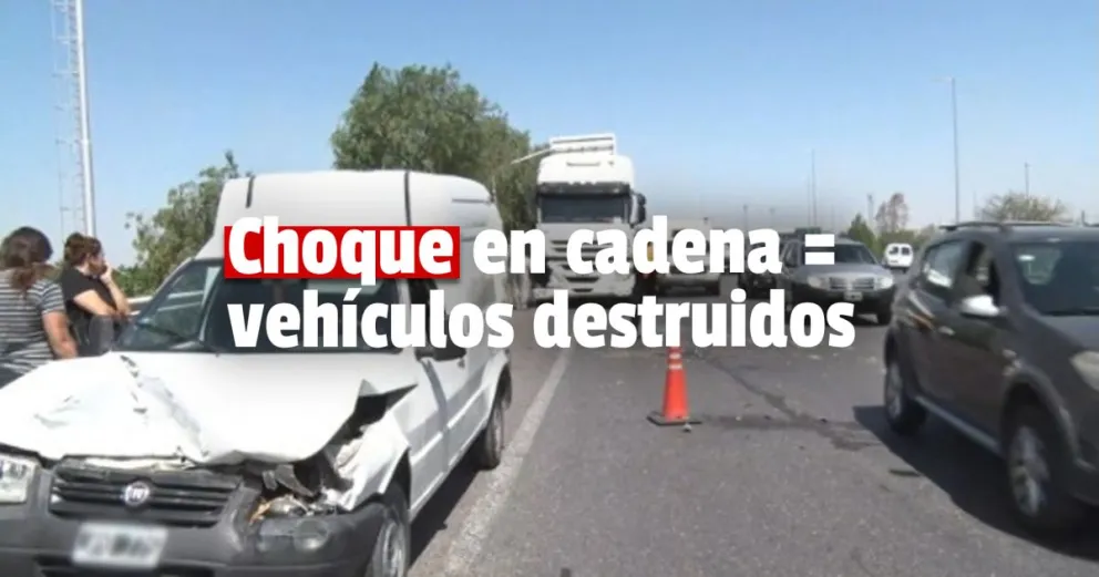 Un camión involucrado en un choque múltiple en el Acceso Sur