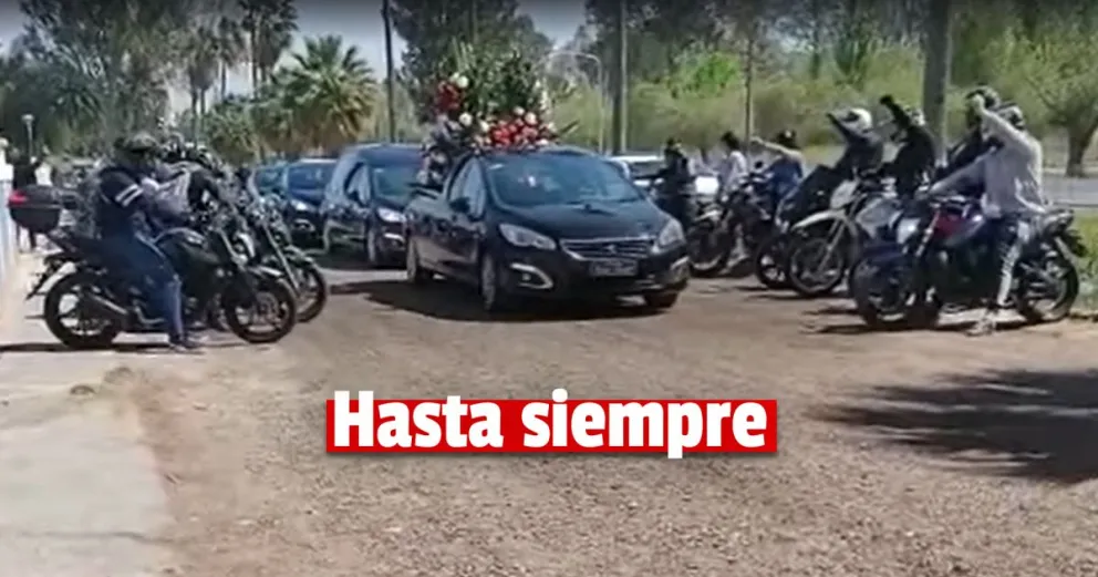 Una emotiva caravana y el rugir de motores en el último adiós a la seño Nati
