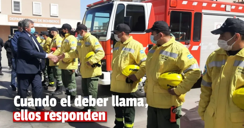 Una dotación de Bomberos de la Policía partió rumbo a San Luis para combatir los incendios forestales