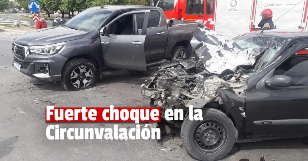 Un automovilista debió ser hospitalizado tras impactar con una camioneta en plena Circunvalación