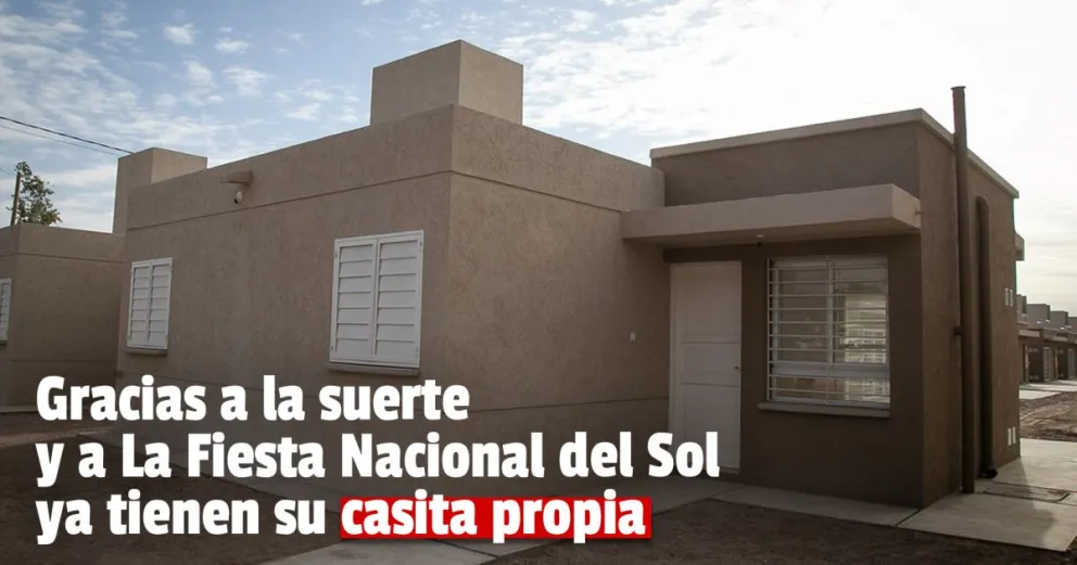 Entregaron las llaves a las 10 familias que ganaron una vivienda en la Fiesta Nacional del Sol  