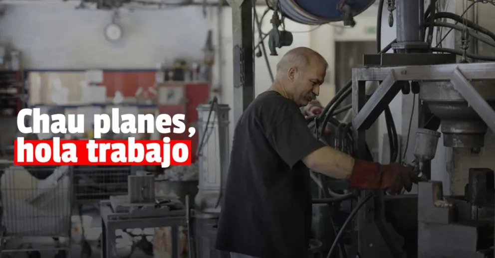 El Gobierno publicó el decreto que convierte los planes sociales en trabajo