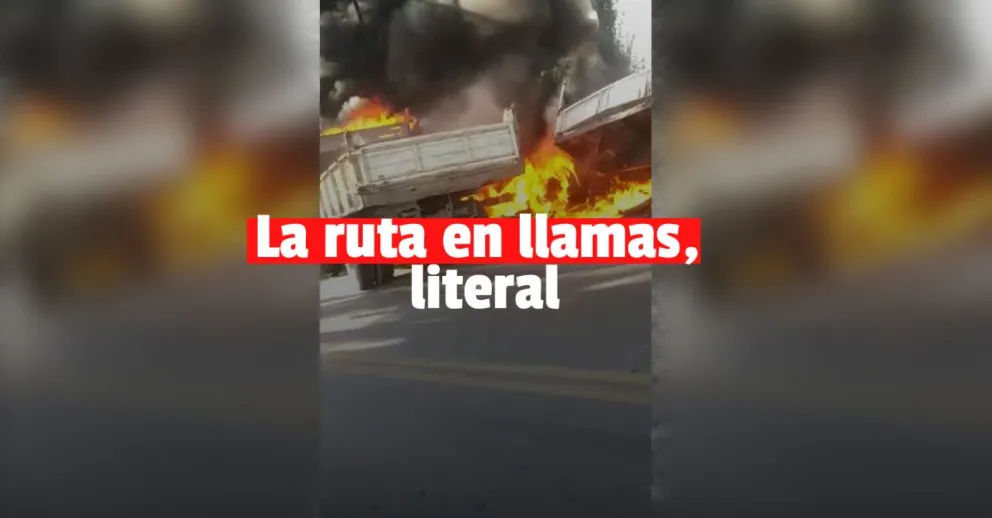 Dos camiones chocaron y se prendieron fuego
