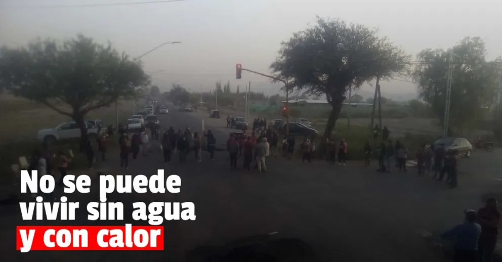 Una localidad de Jáchal lleva once días sin agua y los vecinos cortaron la ruta