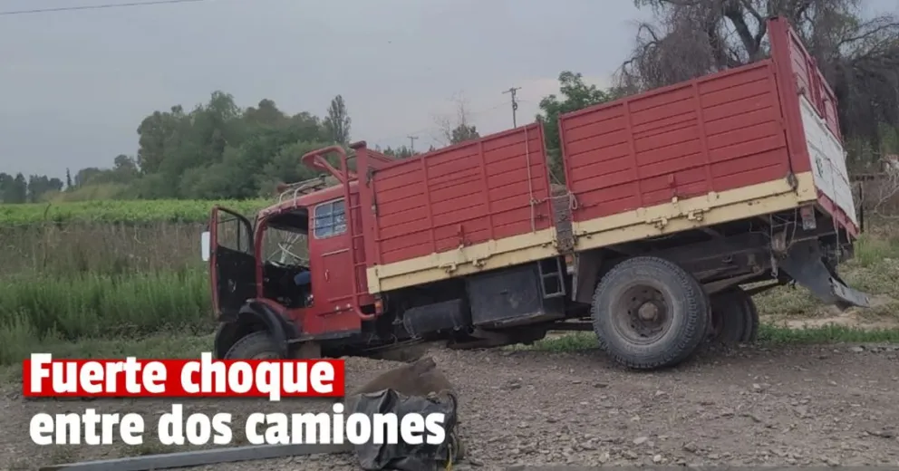 Impresionante choque entre dos camiones en Caucete